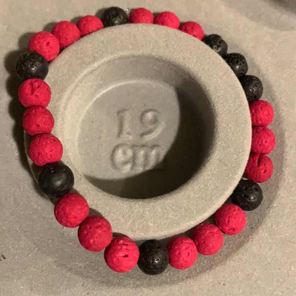 Lava beads bracelet - Picture 2 of 4